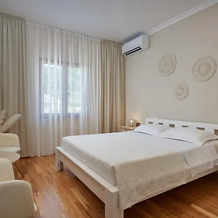 Cavtat Micika * Zvekovica