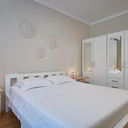 Cavtat Micika * Zvekovica