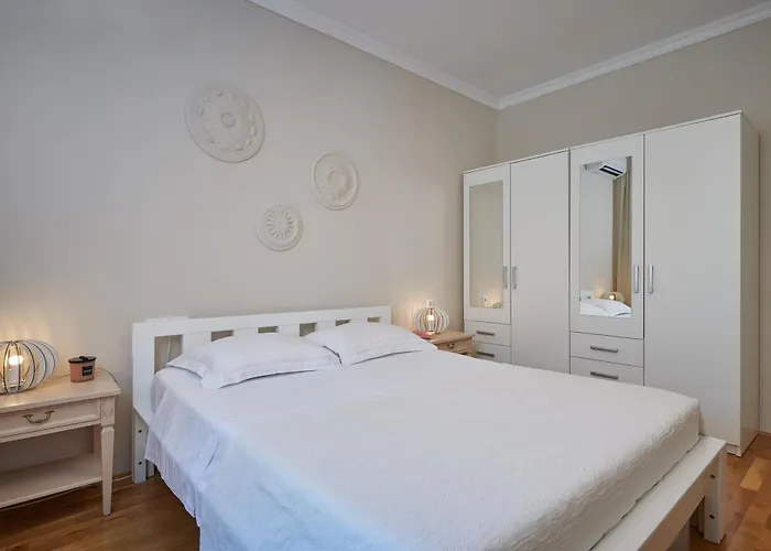 Cavtat Micika * Zvekovica